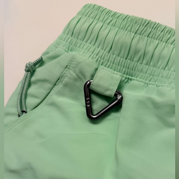 Nike ACG Reservoir Goat Vapor Green Lined Shorts FN2472-376 Men Small - Picture 3 of 4